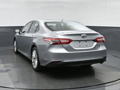 Used 2019 Toyota Camry XLE image 5
