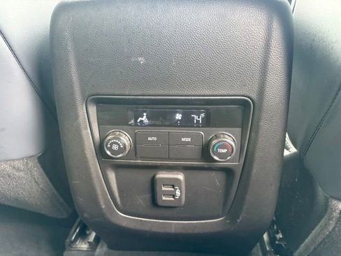 Used 2023 Buick Enclave Essence AWD/4WD image 19
