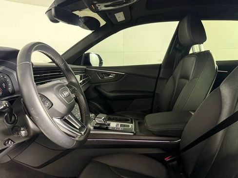 Used 2022 Audi Q8 Premium Plus image 32