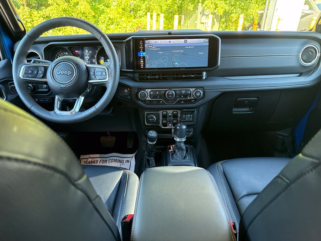 Used 2024 Jeep Wrangler Unlimited Sahara w/ Technology Group AWD/4WD image 16