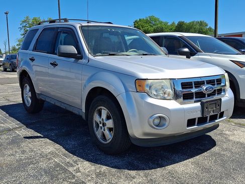 Used 2011 Ford Escape XLT FWD image 3