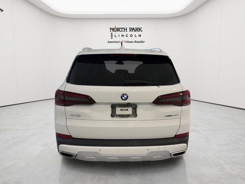 Used 2022 BMW X5 xDrive40i w/ Climate Comfort Package AWD/4WD image 4