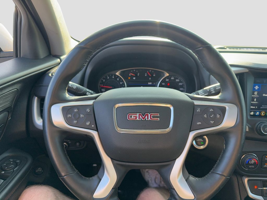 Used 2024 GMC Terrain SLT AWD/4WD image 13