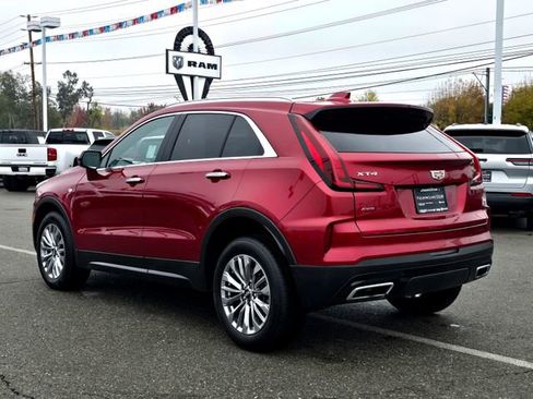Used 2024 Cadillac XT4 Premium Luxury image 6