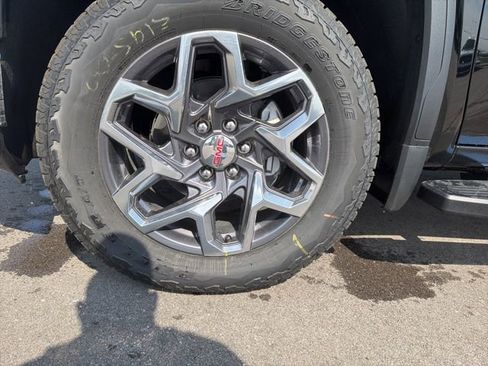 New 2026 GMC Sierra 1500 SLT image 12