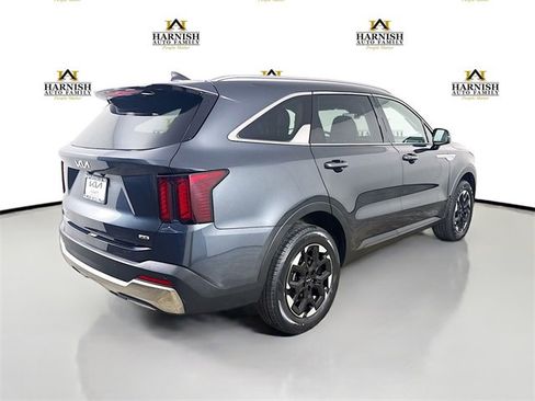 Certified 2024 Kia Sorento S image 7
