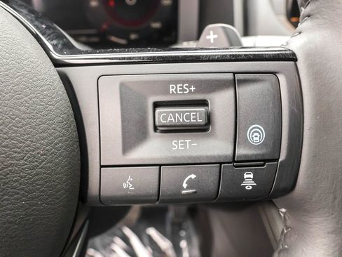 Used 2021 Nissan Rogue Platinum image 22