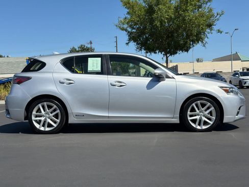 Used 2015 Lexus CT 200h w/ Seat Comfort Package FWD image 6