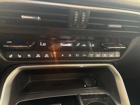 Used 2024 MAZDA CX-90 Plug-In Hybrid w/ Premium Plus AWD/4WD image 39
