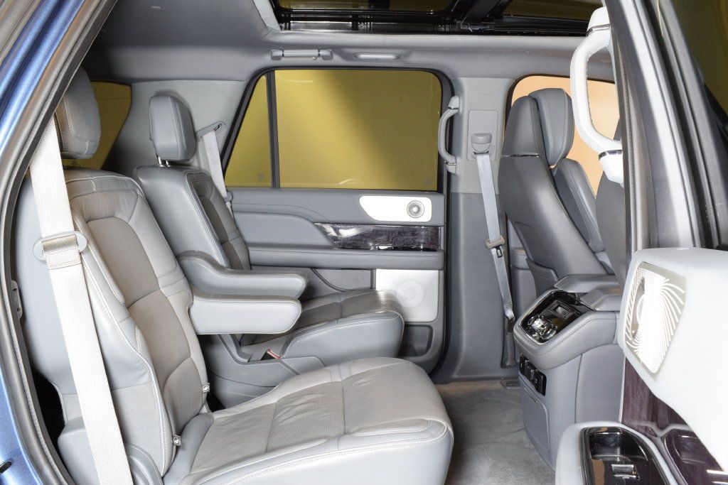 Used 2019 Lincoln Navigator Reserve w/ Cargo Package AWD/4WD image 31