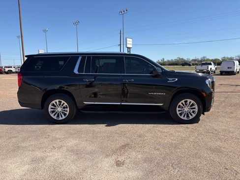 Certified 2023 GMC Yukon XL SLT image 7