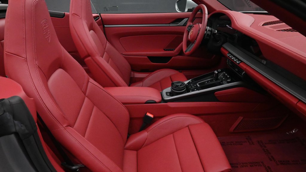 Certified 2026 Porsche 911 Carrera w/ Premium Package RWD image 4