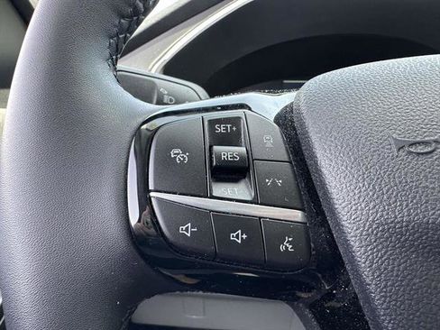 Used 2023 Ford Escape Platinum w/ Premium Technology Package AWD/4WD image 14