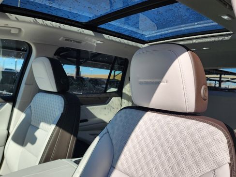 New 2026 GMC Acadia Denali image 17