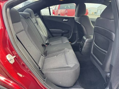 Used 2019 Dodge Charger SXT RWD image 5