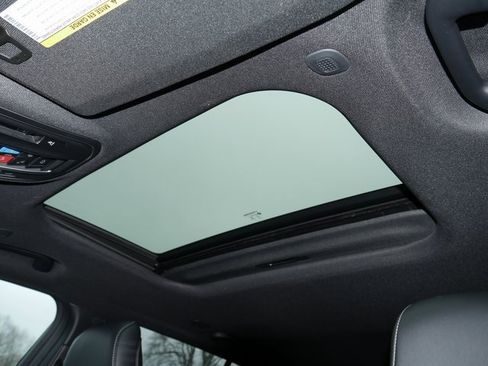 New 2025 Jeep Grand Cherokee Altitude image 3