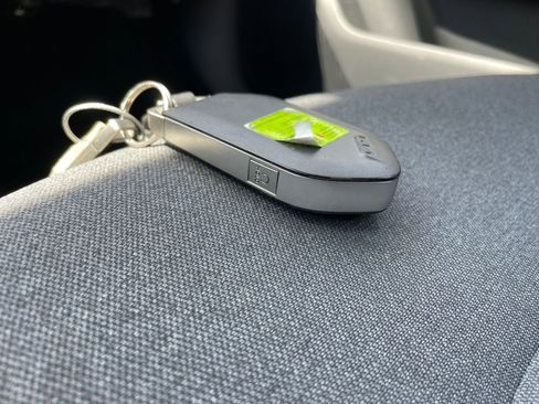 Used 2025 Kia K4 LXS image 23