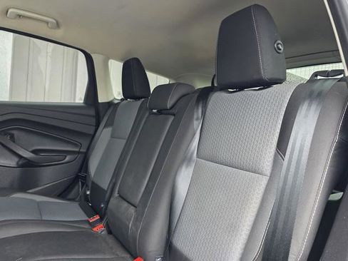 Used 2017 Ford Escape SE w/ Equipment Group 201A AWD/4WD image 19