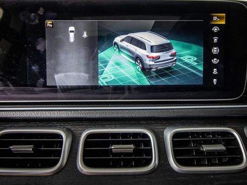 Used 2023 Mercedes-Benz GLS 580 4MATIC image 43
