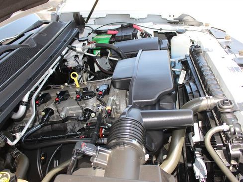 Used 2022 Chevrolet Colorado LT w/ Fleet Safety Package RWD image 35