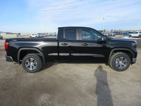 New 2026 GMC Sierra 1500 Pro image 3