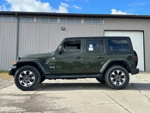Used 2022 Jeep Wrangler Unlimited Sahara image 2