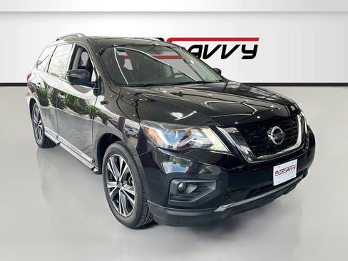 Used 2020 Nissan Pathfinder Platinum FWD image 1