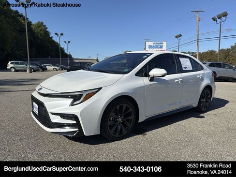 Used 2024 Toyota Corolla SE image 8