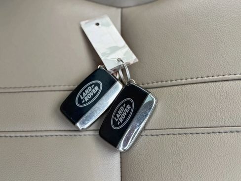 Used 2016 Land Rover LR4 HSE Silver Edition AWD/4WD image 47