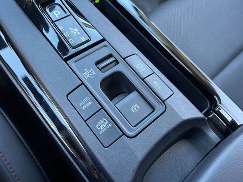 Used 2023 Toyota Prius Prime Premium w/ Advanced Technology Package image 31