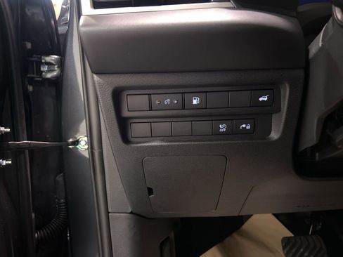 New 2025 Mitsubishi Outlander SE image 18