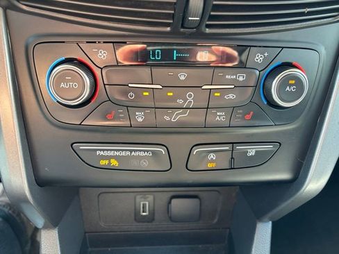 Used 2017 Ford Escape SE w/ Equipment Group 201A AWD/4WD image 22