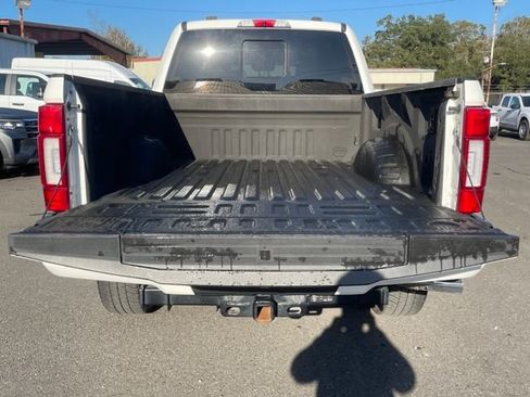 Used 2022 Ford F250 Platinum w/ FX4 Off-Road Package image 23