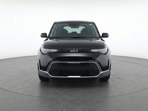 Used 2025 Kia Soul LX w/ LX Technology Package image 2