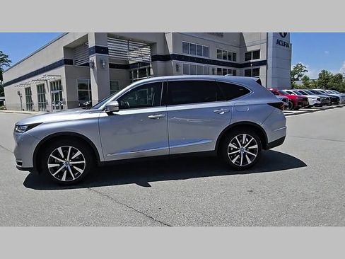 Certified 2026 Acura MDX w/ Technology Package FWD image 17