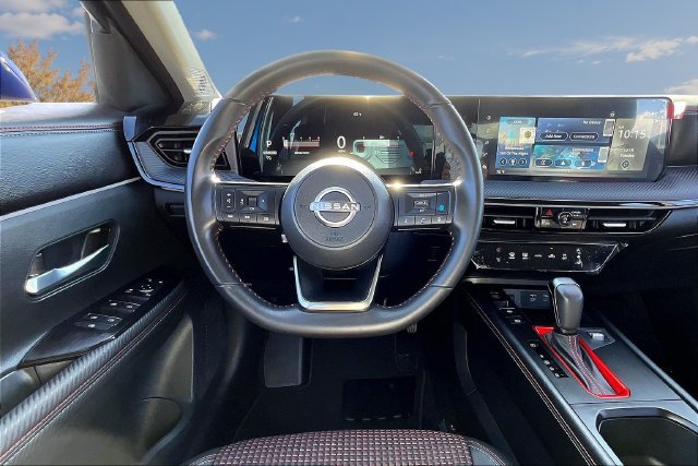 Used 2025 Nissan Kicks SR FWD image 8