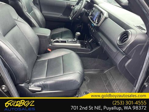 Used 2021 Toyota Tacoma TRD Off-Road w/ TRD Premium Off Road Package image 19