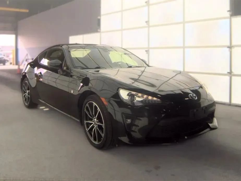 Used 2020 Toyota 86 RWD image 3