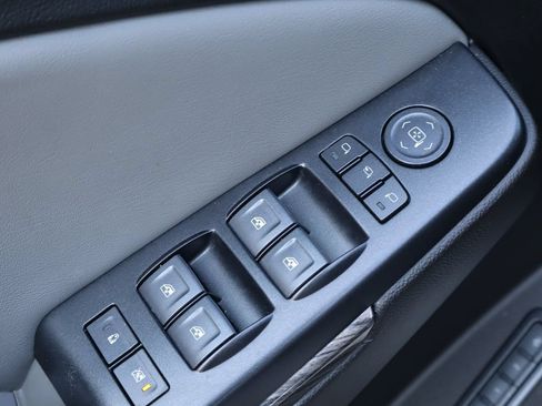 Used 2019 Chevrolet Suburban LT AWD/4WD image 24
