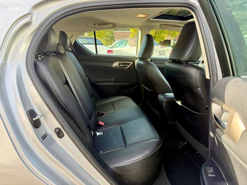 Used 2014 Lexus CT 200h image 21