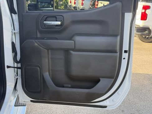 Used 2020 Chevrolet Silverado 1500 Custom w/ Custom Max Trailering Package AWD/4WD image 33