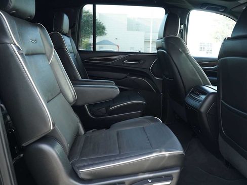 Used 2023 Cadillac Escalade ESV Premium Luxury w/ Performance Package AWD/4WD image 37