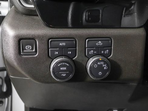 Used 2023 Chevrolet Silverado 1500 LT image 24