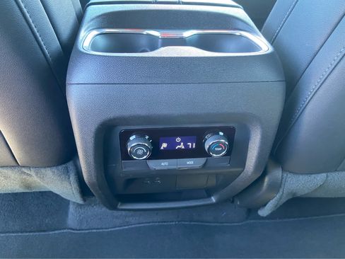 Used 2026 Chevrolet Traverse LT AWD/4WD image 17