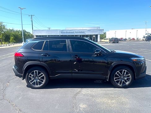 Used 2026 Toyota Corolla Cross XLE w/ Convenience Package AWD/4WD image 6