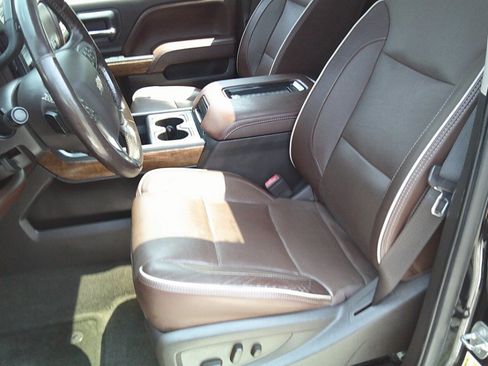 Used 2016 Chevrolet Silverado 2500 High Country w/ High Country Premium Package AWD/4WD image 13