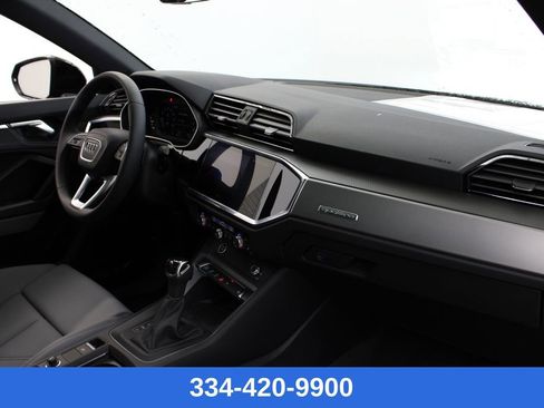 New 2025 Audi Q3 2.0T Premium image 22