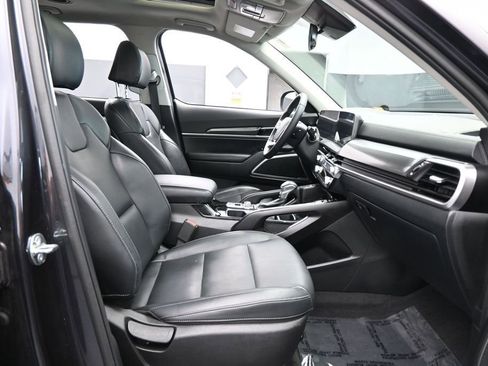 Used 2025 Kia Telluride S FWD image 55