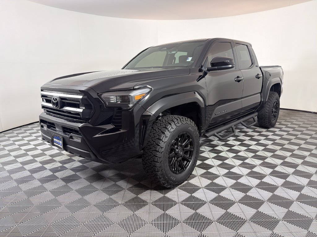 Used 2025 Toyota Tacoma SR5 AWD/4WD image 7