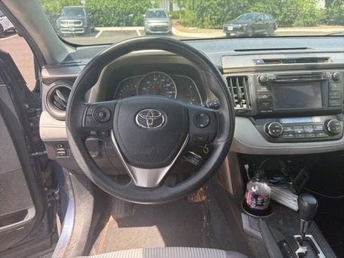 Used 2013 Toyota RAV4 XLE AWD/4WD image 4